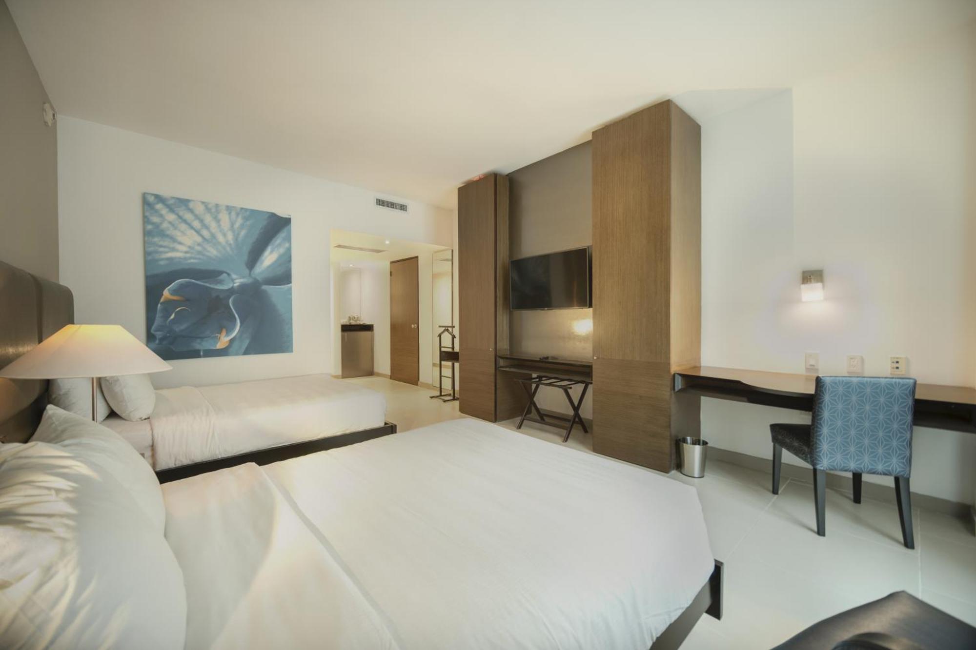 Decapolis Hotel Panama City Exterior photo A room at the hotel