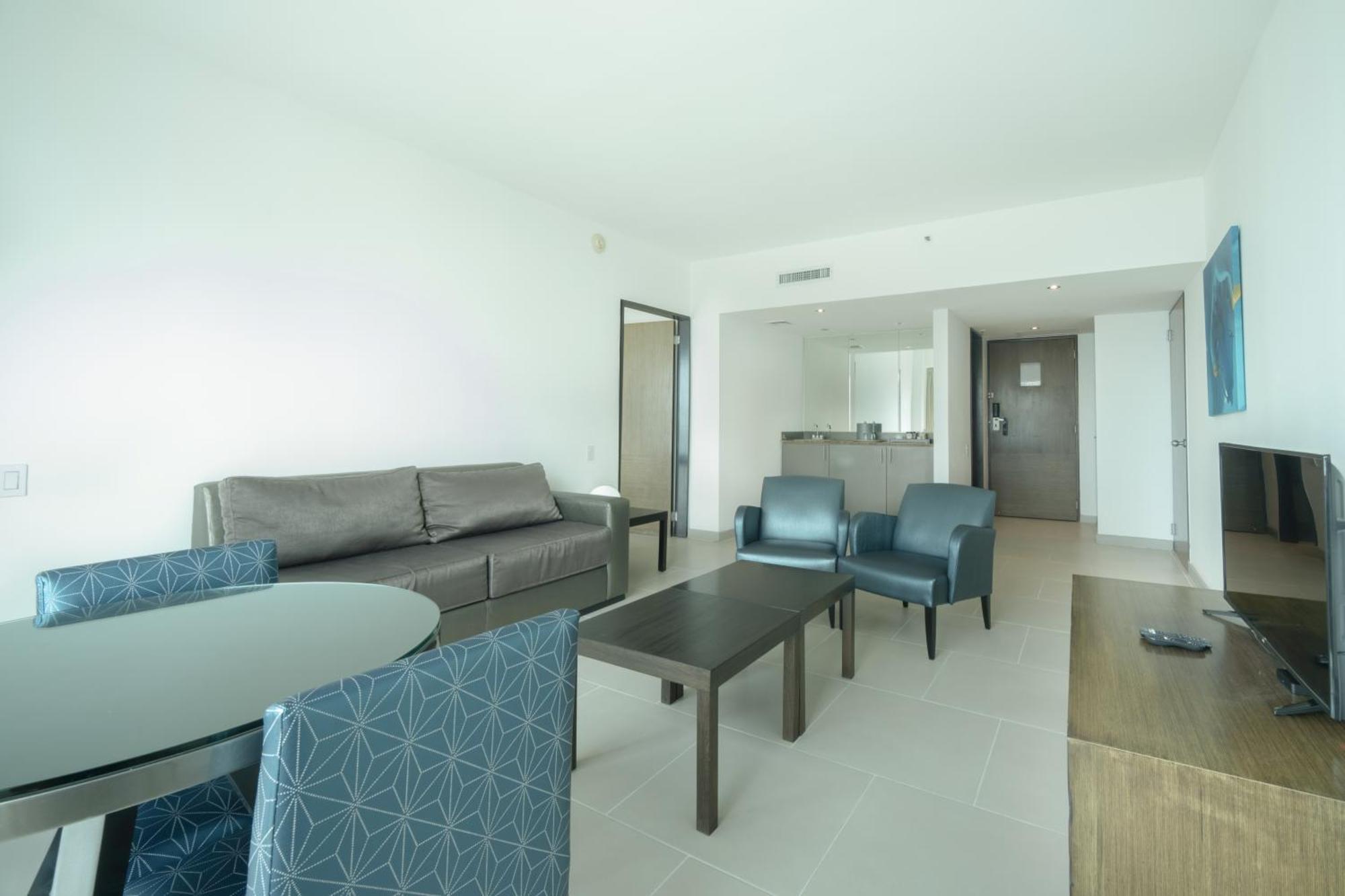 Decapolis Hotel Panama City Exterior photo Living room