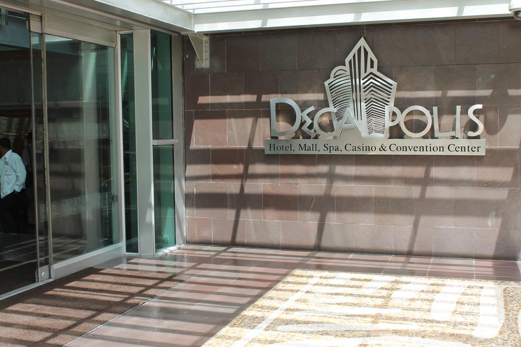 Decapolis Hotel Panama City Exterior photo The entrance of the complex