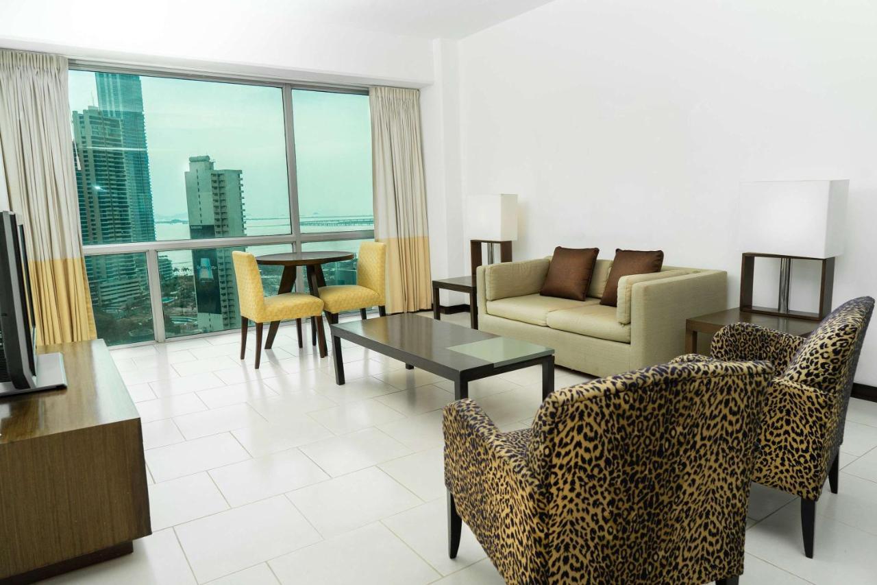 Decapolis Hotel Panama City Exterior photo A living room